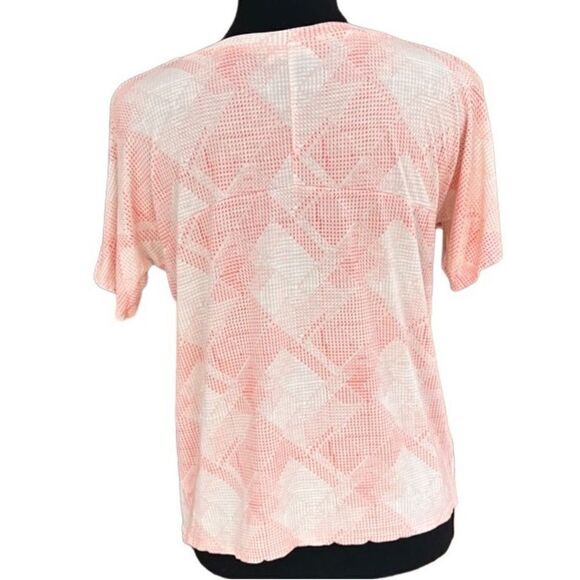 𝅺Old Navy patterned short sleeved tee, size XS - Picture 2 of 5